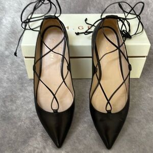 M.Gemi - The Brezza  Black Leather Ankle Lace-up, Pointy-toe Flats - Size 7.5 US